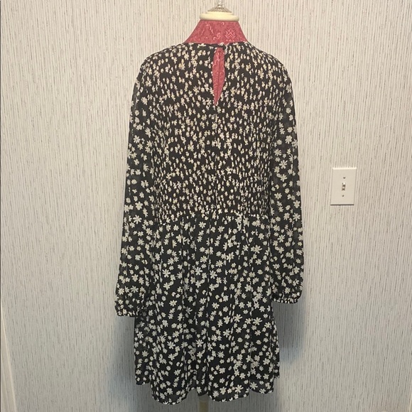 Black & White Style Daisy floral ASOS  Cinch  Top Size 18 Long Sleeve Dress - Picture 4 of 9